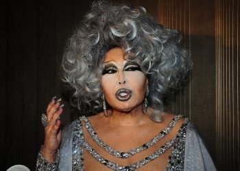 Bülent Ersoy’dan hayranına çirkin hareket