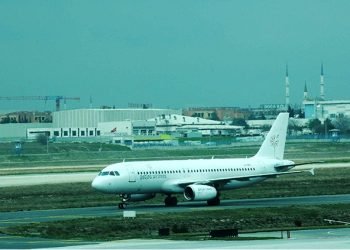 Litvanya uçağı, İstanbul’a acil iniş yaptı