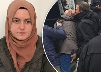 Türkiye Ankara’daki gözaltı fotoğrafını tartışıyor