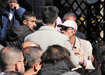 Yavaş’ı protesto eden yaşlı adam tartaklandı