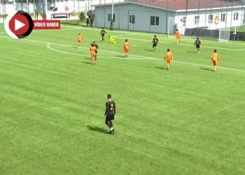 Sakatlanan rakibini görünce gole gitmedi