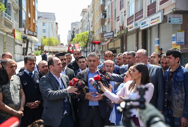 Esenyurt'ta vatandaşlar evine dönüyor
