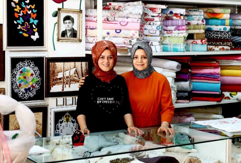 Çeyiz dükkanı açtılar, yetimlere ücretsiz çeyiz hazırlıyor