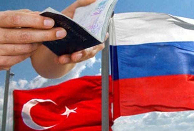 Rusya Devlet Başkanı Rus Vatandaşlarıyla evlenen yabancıların vatandaşlık hakkı edinme süresini bir yıla düşüren kararnameyi imzaladı.