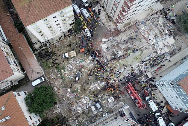 Kartal'da 21 kişinin hayatını kaybettiği Yeşilyurt Apartmanı'nın çökmesine ilişkin davada tutuklu yargılanan sanık Uğur Mısırlıoğlu tahliye edildi