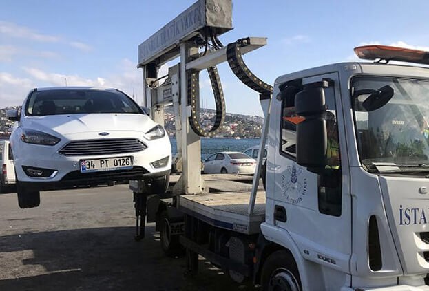 İçişleri: Park yasağını ihlal eden araç, trafiği etkilemiyorsa çekilmesin