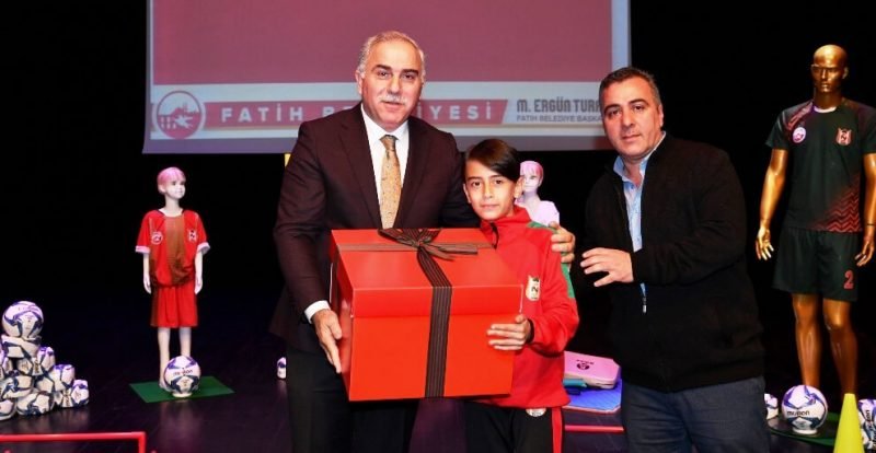 Fatih Belediyesi'nden amatör spor kulüplerine destek