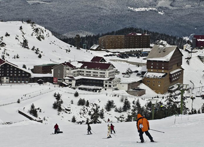 Kartalkaya'da kar kalınlığı 20 santimetreye ulaştı