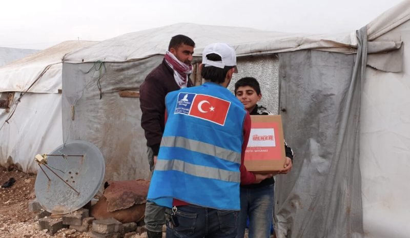Ülker’den Suriye’de ihtiyaç sahibi ailelere bin 200 koli gıda desteği