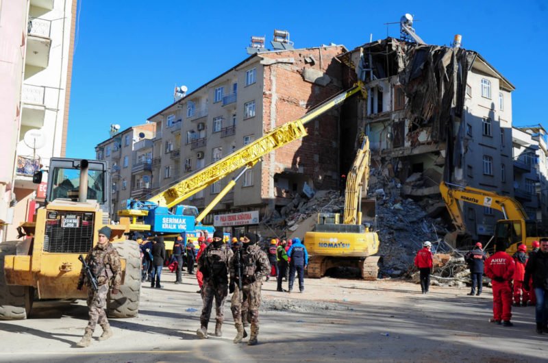 Elazığ'da deprem... Peş peşe yeni açıklamalar...