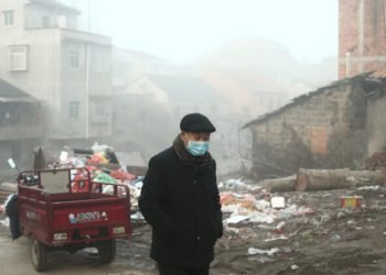 Çin'de hastanın gözyaşında Kovid-19 tespit edildi