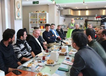 Başkan Aydıner radyocularla bir araya geldi