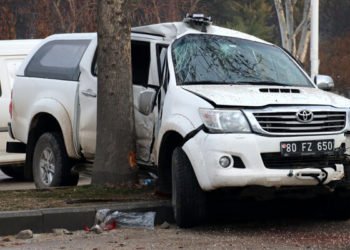 AFAD aracı Elazığ'da kaza yaptı: 3 yaralı