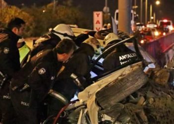 Antalya’da yeni evli çiftin kahreden trafik kazası