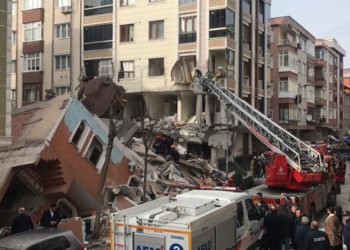 Bahçelievler'de 7 katlı bina çöktü