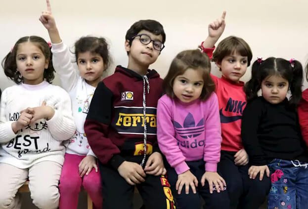 Elazığ'lı depremzede çocuklara burs