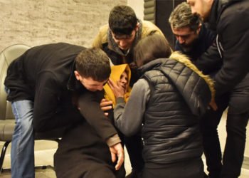 HDP önünde eylem yapan bir anne daha evladına kavuştu