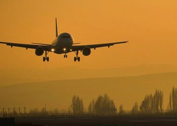 İran'dan gelen uçak Kovid-19 şüphesiyle Esenboğa Havalimanı'na indi