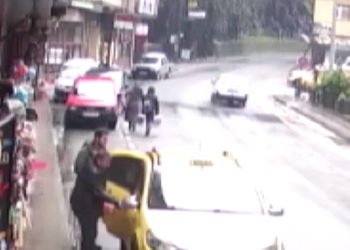 Rize’de inanılmaz anlar! Heyelan kamerada!