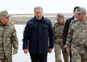 Hulusi Akar, Orgeneral Yaşar Güler ve Ümit Dündar Suriye sınırında