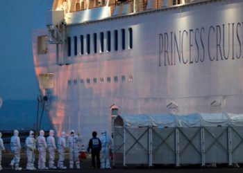 Karantina altındaki gemide 40 kişide daha "Kovid-19" tespit edildi