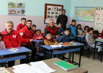 Kızılay Elazığ'da köy okullarını onarıyor