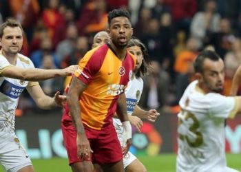 Ryan Donk 300 bin Euro primi kaptı!