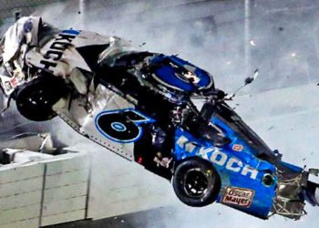 Daytona 500 yarışında feci kaza! Ryan Newman hastaneye kaldırıldı