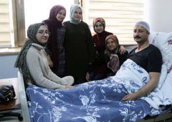 Elazığ’da hayat kurtardı, Van'da çığda yaralandı