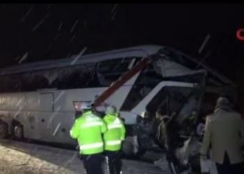 Samsun’da yolcu otobüsü kamyonla çarpıştı: 1 ölü, 1 yaralı