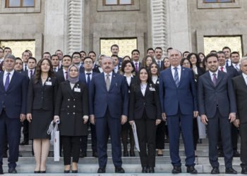 49 stenograf yardımcısı göreve başladı