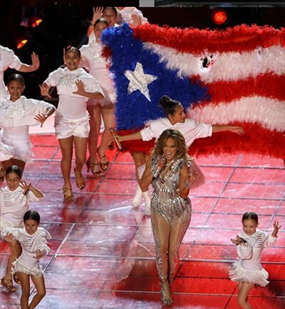 Shakira ve Jennifer Lopez, Super Bowl’ı salladı!