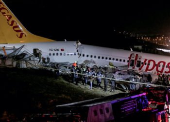 Sabiha Gökçen Havalimanı'nda uçak pistten çıktı