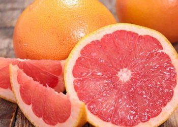 'Koronavirüse karşı iyi geldiği söylenen greyfurt zehirleyebilir'