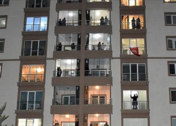 Bakan Koca'dan 'üst üste 3 gün alkış' çağrısı