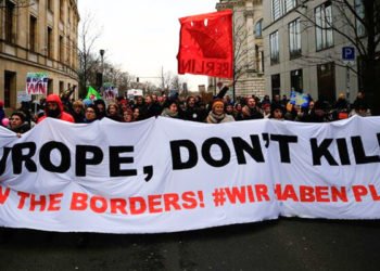 AB sınırlarının sığınmacılara açılması için Almanya’da yürüyüş