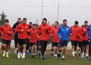 Antalyaspor "nokta transferler" ile çıkışta