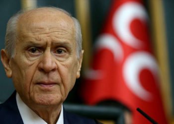 Bahçeli 'Milli Dayanışma Kampanyası'na 5 maaşını bağışladı
