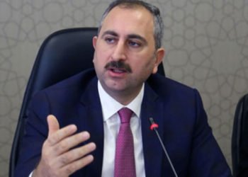 Bakan Gül: Karantinaya uymamak suçtur