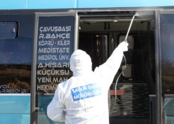 Beykoz'da koronavirüse karşı ilaçlama devam ediyor