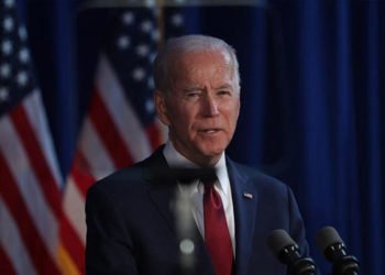 Biden 3 eyalette Sanders'ı geride bıraktı