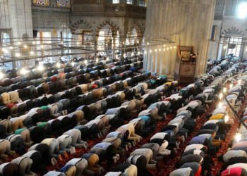 Dünya Müslüman Alimler Birliği'nden 'cuma namazı' fetvası