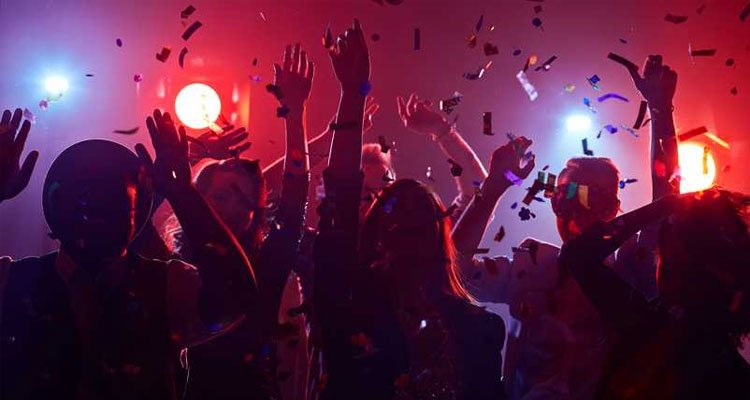 Eğlence mekanlarına koronavirüs yasağı