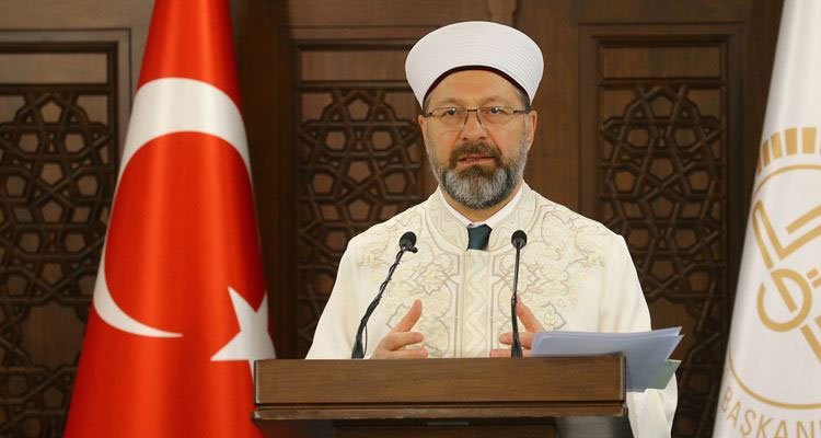 Ali Erbaş: Cuma ve cemaatle namaz konusunda ısrarcı olmak caiz değil