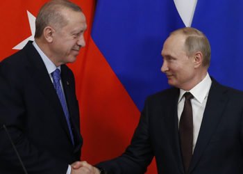 AB'ye kötü haber! Mültecilerle ilgili 'açık kapı' politikasına devam