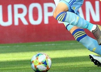 "EURO 2020 1 yıl ertelenebilir"