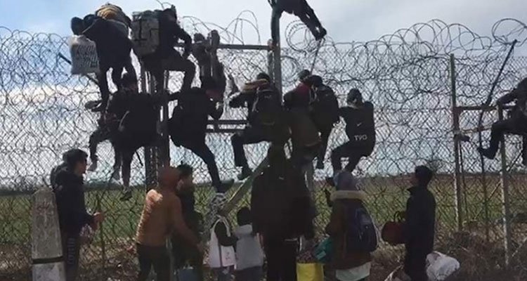 Bakan Soylu: Edirne üzerinden ayrılan göçmen sayısı 117 bin 677