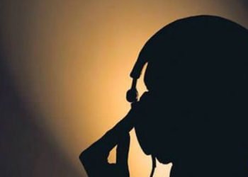 'Vatan-bayrak' diyerek paşayı dolandırdılar