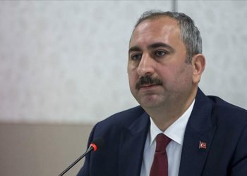 "Bizim de gözümüz kulağımız Mecliste"