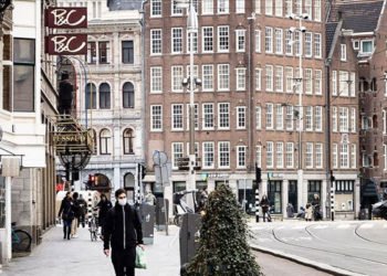 Hollanda'da 3 Türk koronavirüsten öldü